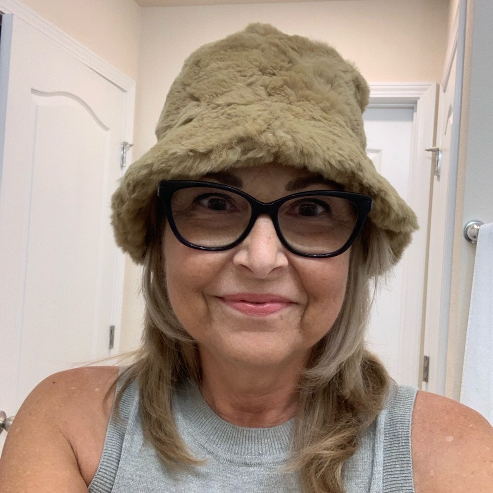 Camel colored furry winter bucket hat